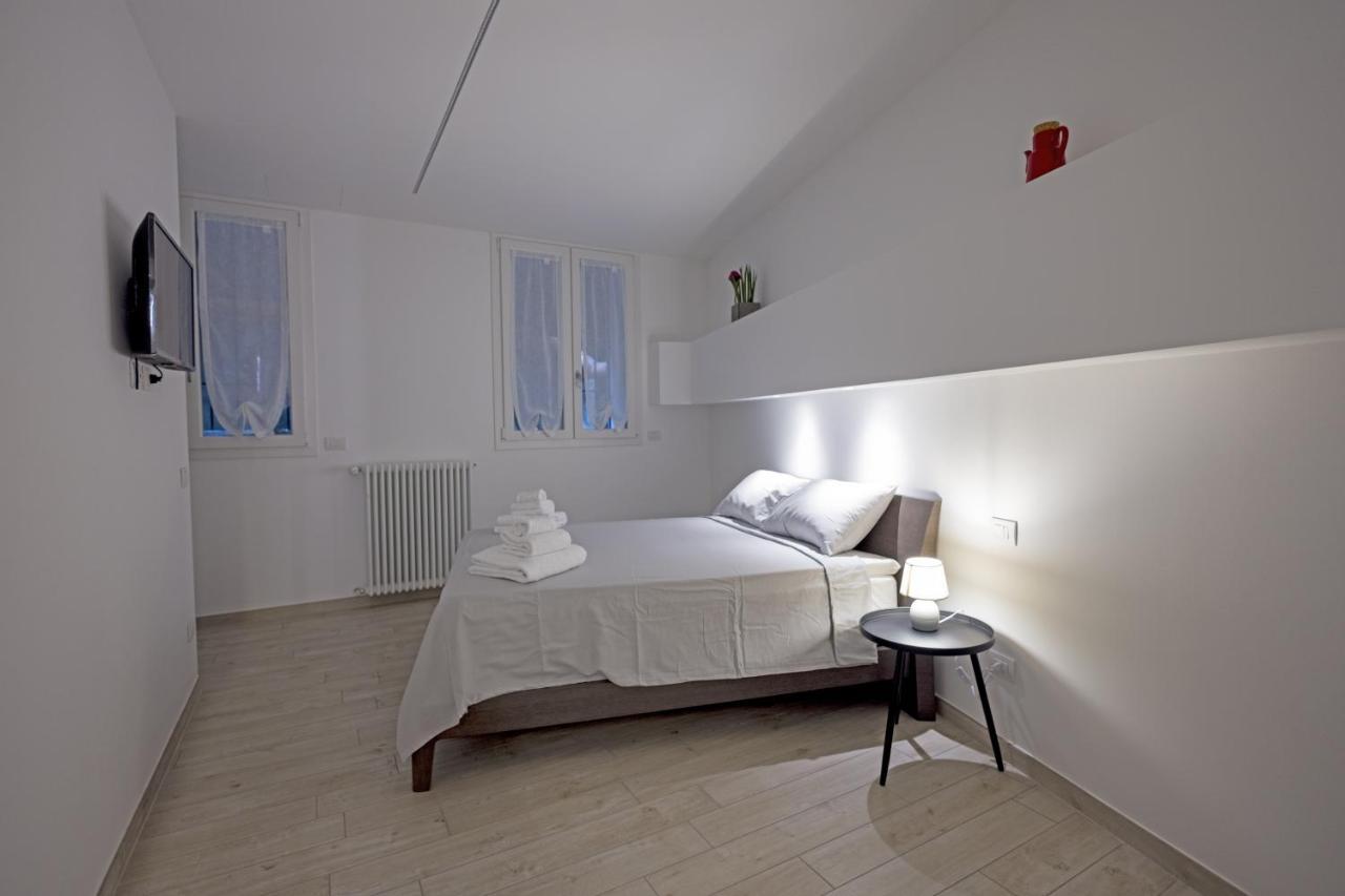 Апартаменты Loft La Sedia Rossa - Centro Storico Милан Экстерьер фото